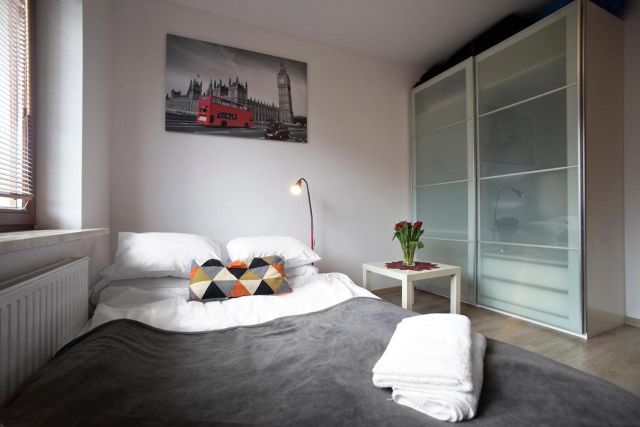 Airport Okecie Klobucka P&O Serviced Apartments Варшава Екстер'єр фото