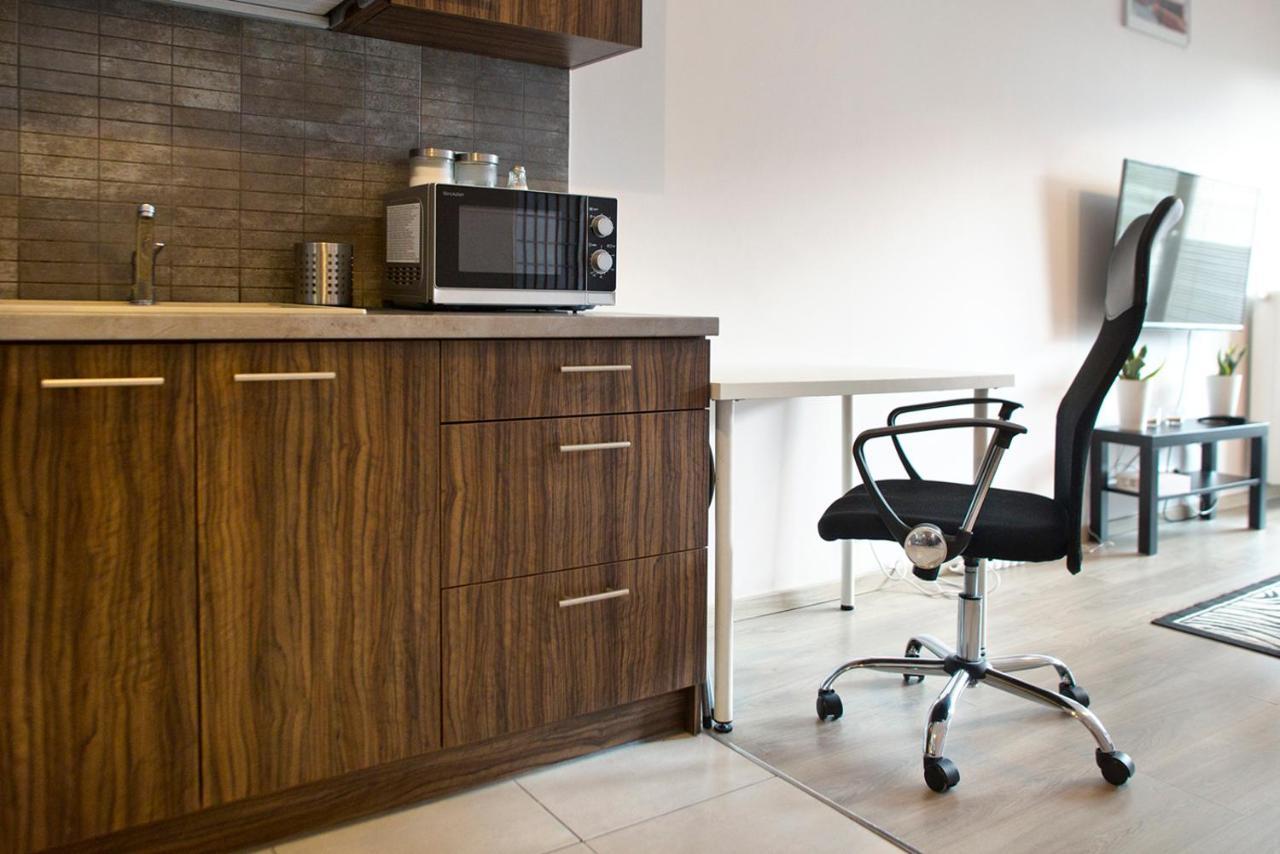 Airport Okecie Klobucka P&O Serviced Apartments Варшава Екстер'єр фото