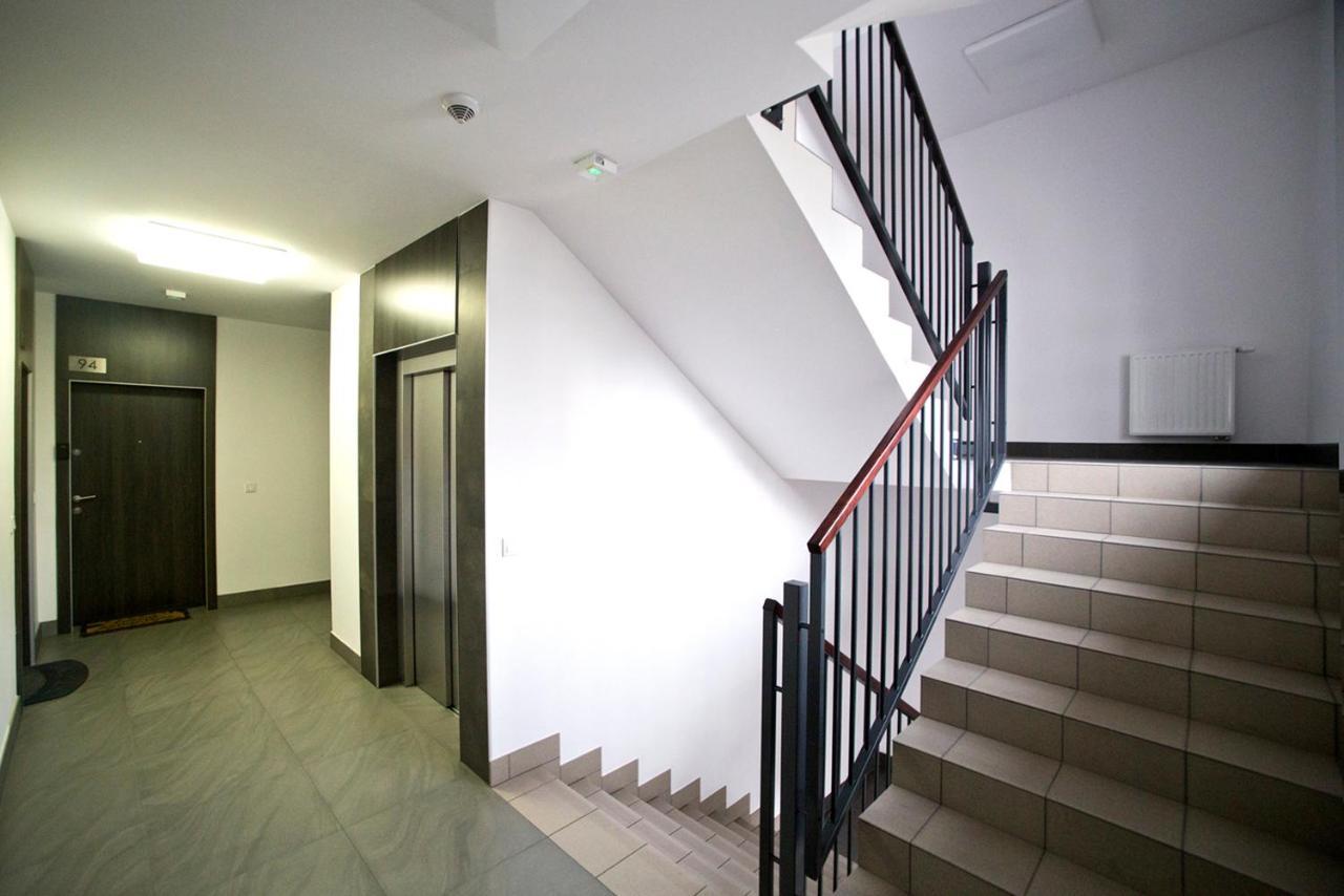Airport Okecie Klobucka P&O Serviced Apartments Варшава Екстер'єр фото
